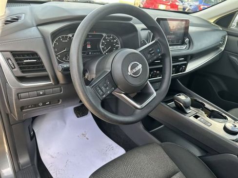 Used 2024 Nissan Rogue SV image 36