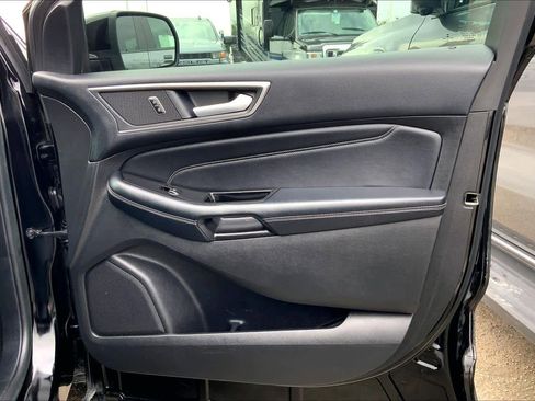 Used 2017 Ford Edge Titanium w/ Equipment Group 302A image 20
