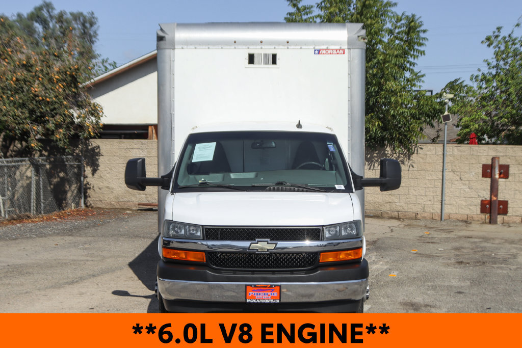 Used 2020 Chevrolet Express 3500 w/ Chrome Appearance Package RWD image 3