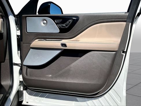 Used 2021 Lincoln Aviator Grand Touring w/ Equipment Group 302A AWD/4WD image 20
