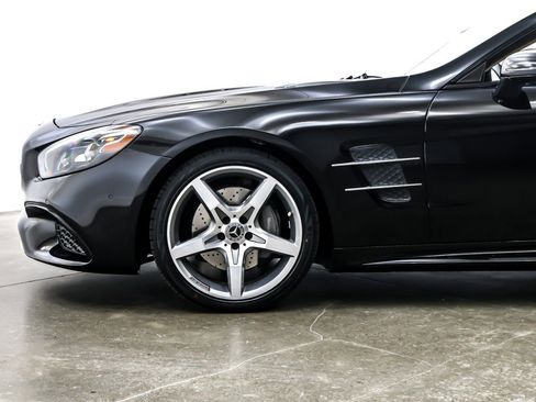 Used 2020 Mercedes-Benz SL 550 image 10