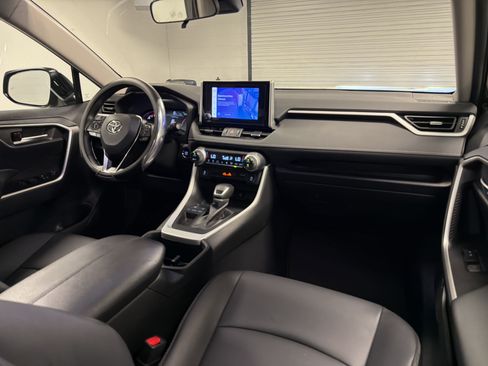 Used 2025 Toyota RAV4 XLE Premium FWD image 29
