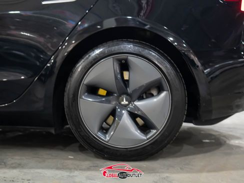 Used 2019 Tesla Model 3 Long Range image 12