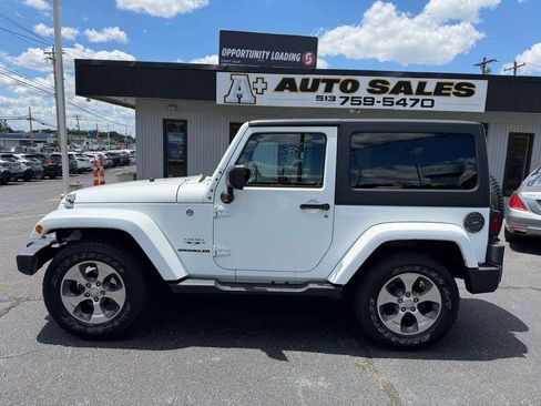 Used 2017 Jeep Wrangler Sahara w/ Connectivity Group AWD/4WD image 1