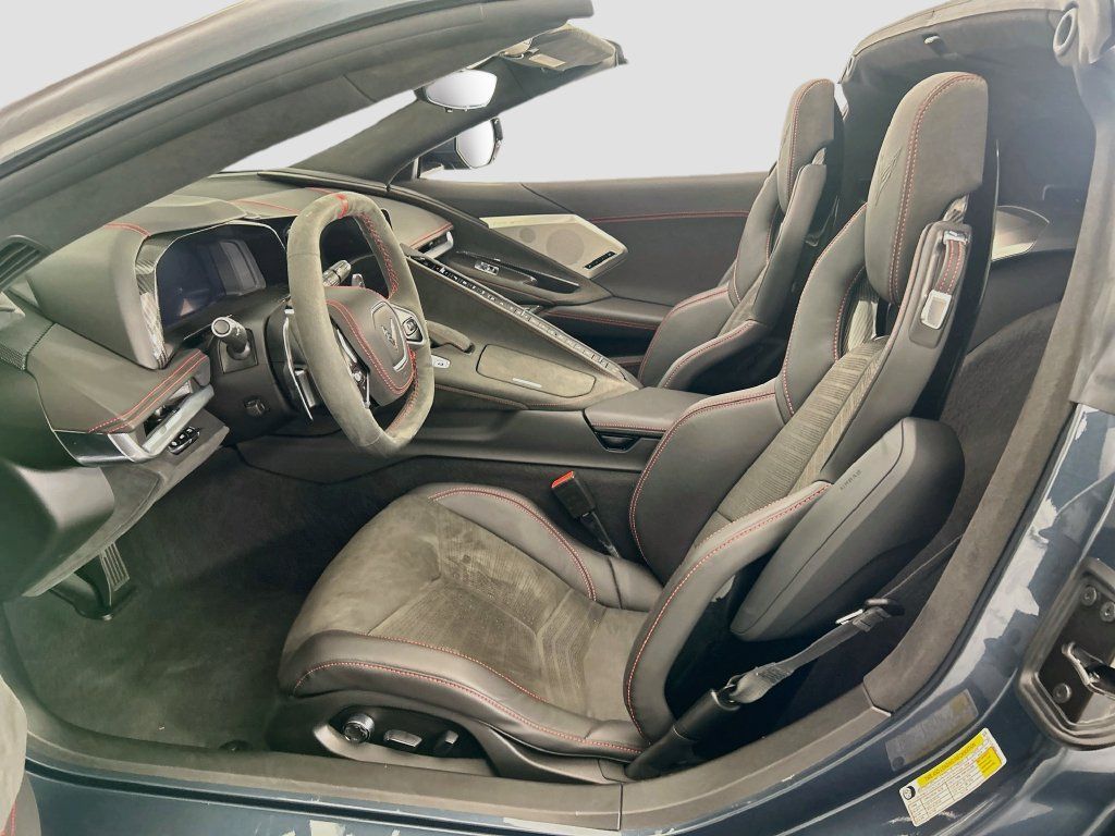 Used 2021 Chevrolet Corvette Stingray Premium Cpe w/ Z51 Performance Package RWD image 16