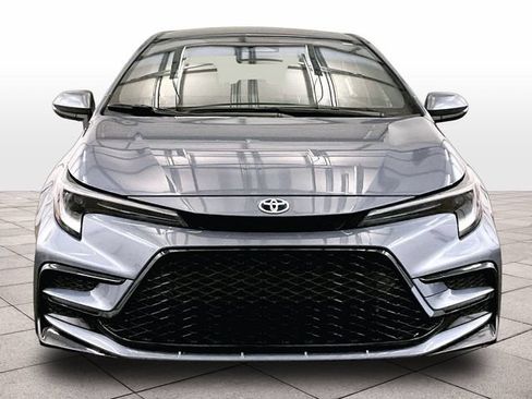 Used 2025 Toyota Corolla SE FWD image 3