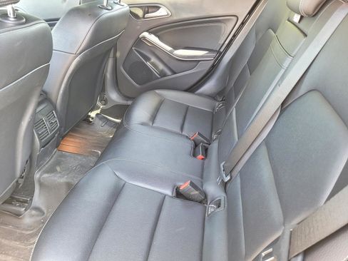 Used 2018 Mercedes-Benz GLA 250 4MATIC image 11