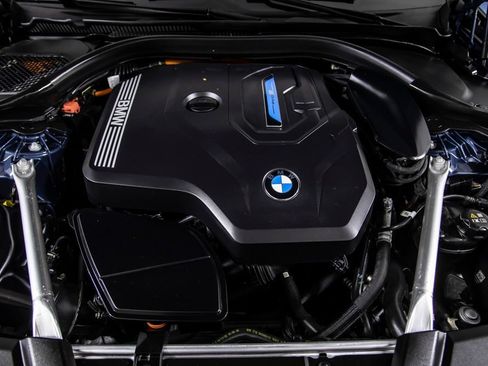 Used 2023 BMW 530e w/ M Sport Package RWD image 46
