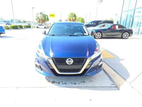 Used 2021 Nissan Altima 2.5 SR w/ SR Premium Package image 9