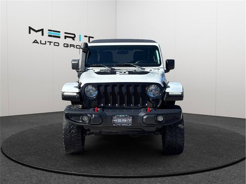 Used 2021 Jeep Wrangler Unlimited Sahara w/ Altitude AWD/4WD image 3