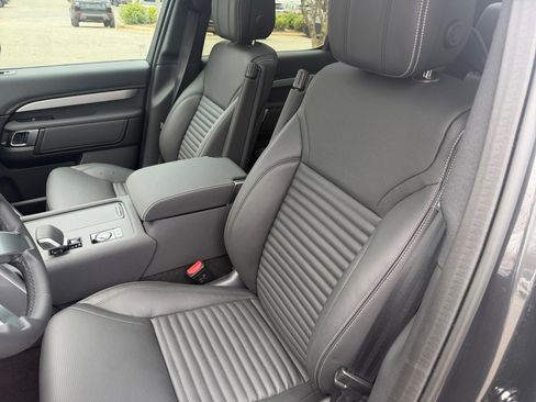 New 2026 Land Rover Discovery Limited Edition AWD/4WD image 30