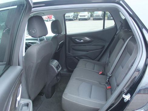 Used 2024 GMC Terrain SLE FWD image 10