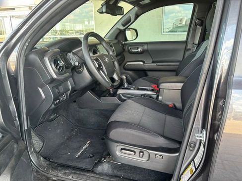 Used 2023 Toyota Tacoma TRD Sport w/ Technology Package AWD/4WD image 8