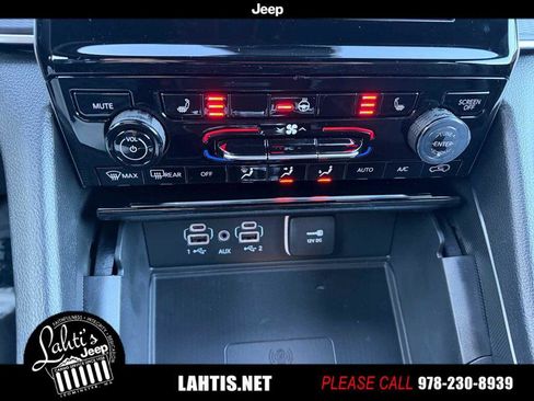 New 2025 Jeep Grand Cherokee Altitude image 16