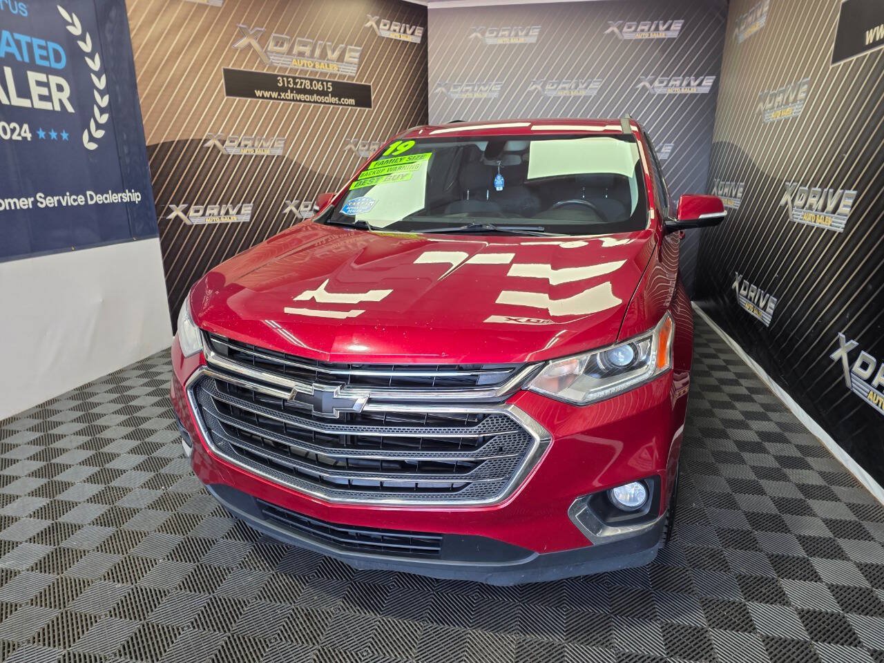 Used 2019 Chevrolet Traverse LT FWD image 3