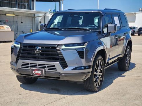 Used 2025 Lexus GX 550 w/ Cold Area Package AWD/4WD image 3