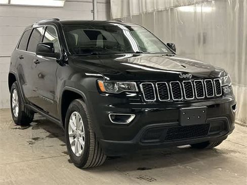 Used 2021 Jeep Grand Cherokee Laredo X image 30