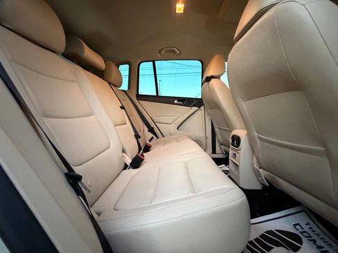 Used 2012 Volkswagen Tiguan SE image 13