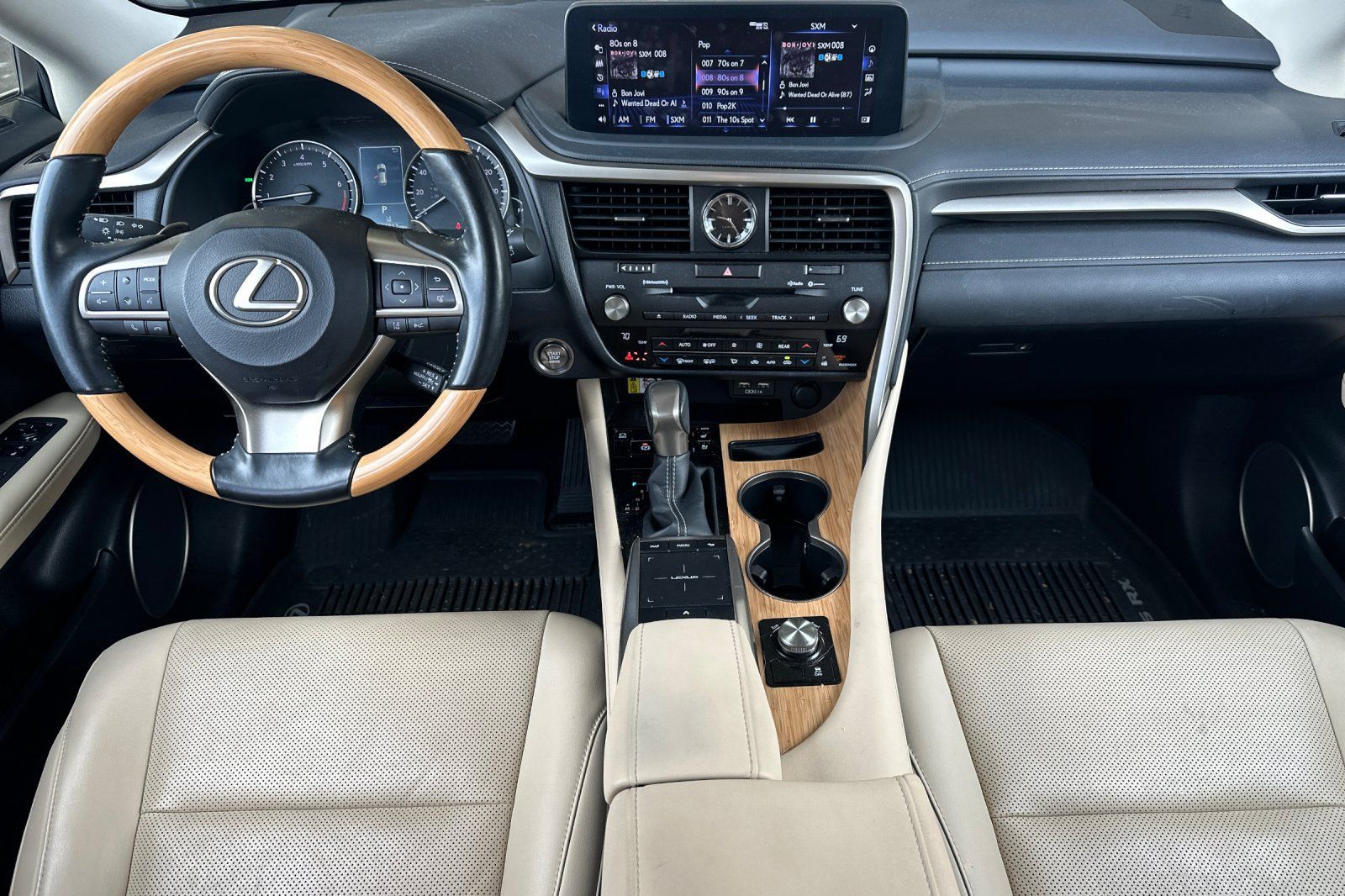 Used 2022 Lexus RX 350L FWD w/ Premium Package image 9