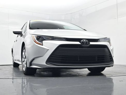 Used 2024 Toyota Corolla LE FWD image 38