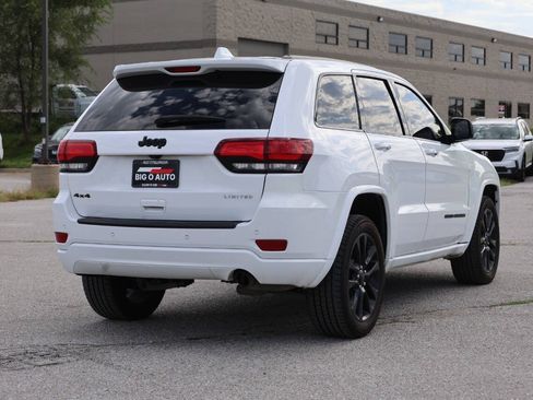 Used 2018 Jeep Grand Cherokee Altitude AWD/4WD image 9