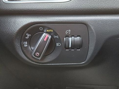 Used 2018 Audi Q3 2.0T Premium Plus w/ Premium Plus Package image 19