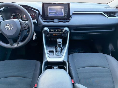 Used 2020 Toyota RAV4 LE image 18