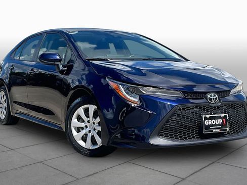 Used 2021 Toyota Corolla LE FWD image 3