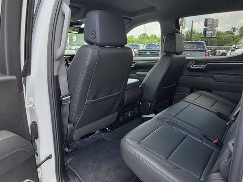 Used 2026 GMC Sierra 1500 SLT AWD/4WD image 13