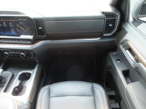 Certified 2023 Chevrolet Silverado 1500 LT w/ Leather Package AWD/4WD image 19