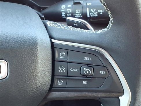 New 2025 Jeep Grand Cherokee Limited image 25