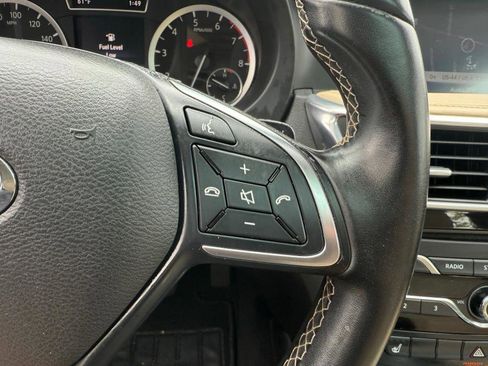 Used 2018 INFINITI QX30 Premium w/ Navigation Package image 14