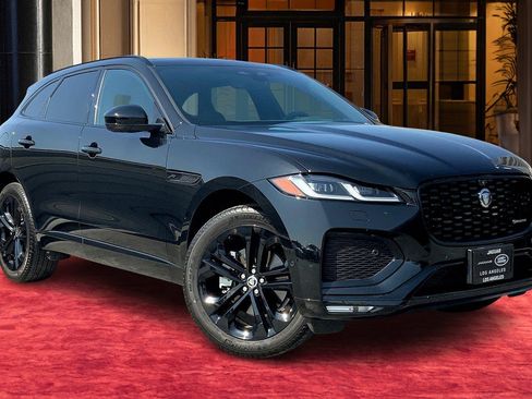Used 2025 Jaguar F-PACE R-Dynamic S image 10