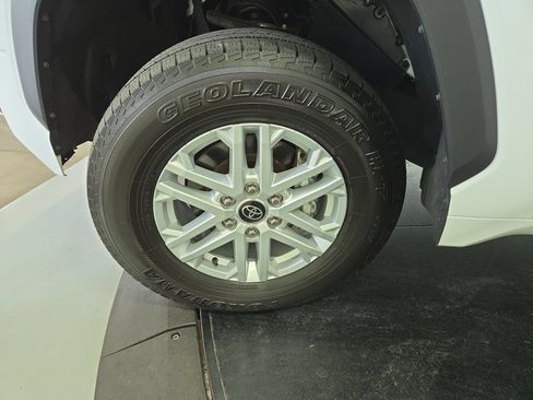 Used 2022 Toyota Tundra SR5 AWD/4WD image 24
