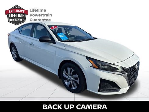 Certified 2025 Nissan Altima 2.5 S image 4