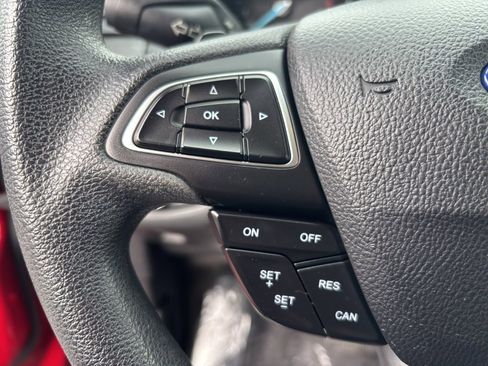 Used 2017 Ford Escape SE w/ Equipment Group 201A image 23