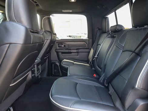 New 2026 RAM 2500 Limited AWD/4WD image 18