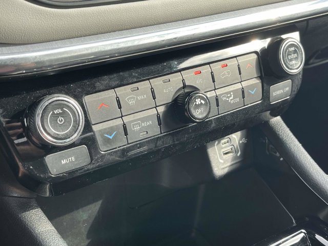 Used 2023 Jeep Compass Limited AWD/4WD image 30