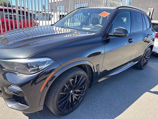 Used 2020 BMW X5 sDrive40i w/ M Sport Package RWD image 2