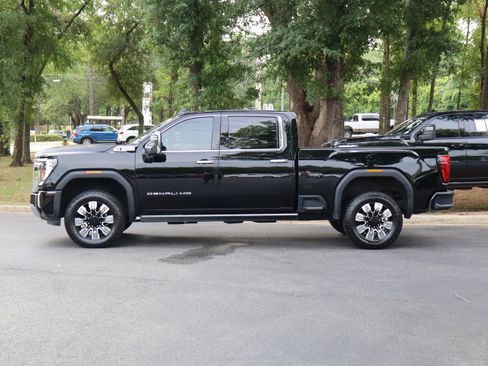 Used 2025 GMC Sierra 2500 Denali w/ Denali Reserve Package AWD/4WD image 6