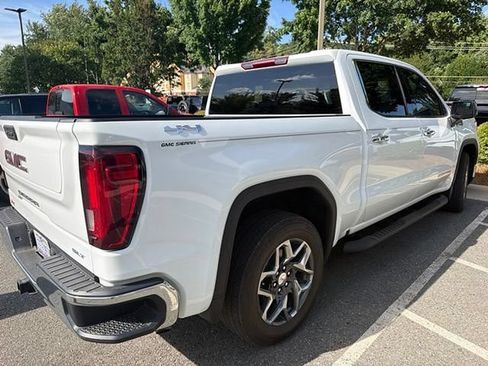 Used 2024 GMC Sierra 1500 SLT AWD/4WD image 4
