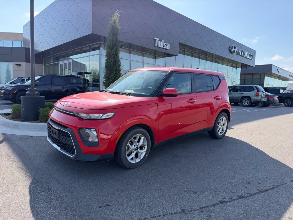 Used 2022 Kia Soul LX w/ Technology Package FWD image 1