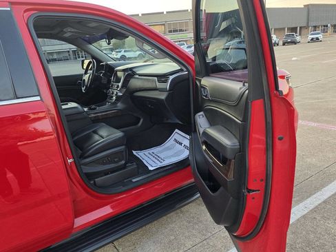 Used 2020 Chevrolet Suburban LT image 20