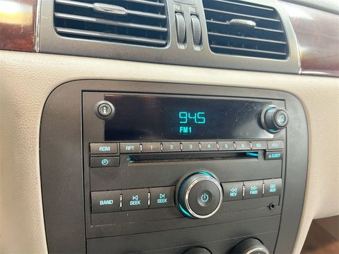 Used 2006 Buick Lucerne CX image 13