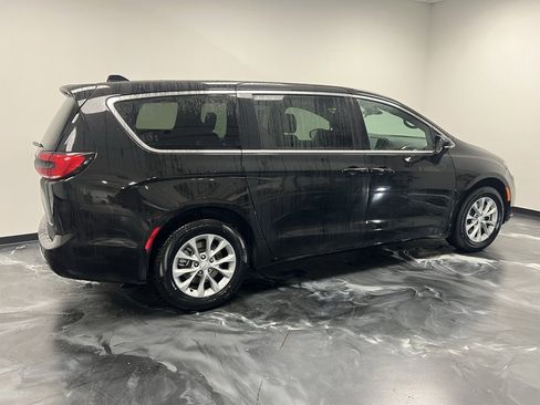 New 2026 Chrysler Pacifica Select image 23