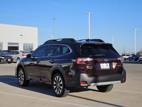 Certified 2025 Subaru Outback Limited image 3