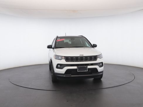 Used 2024 Jeep Compass Latitude w/ Sun and Sound Group image 37