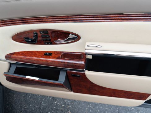 Used 2007 Maybach 57 image 55