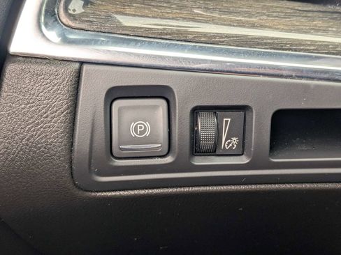 Used 2022 Cadillac XT5 Premium Luxury FWD image 33