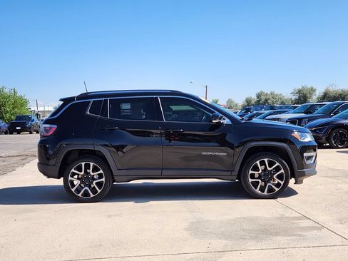 Used 2018 Jeep Compass Limited w/ Navigation Group AWD/4WD image 2
